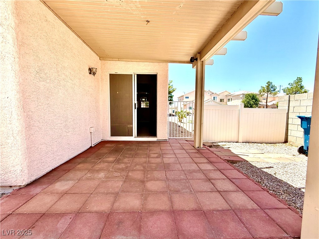 5882 Crumbling Ridge Street Property Photo 18