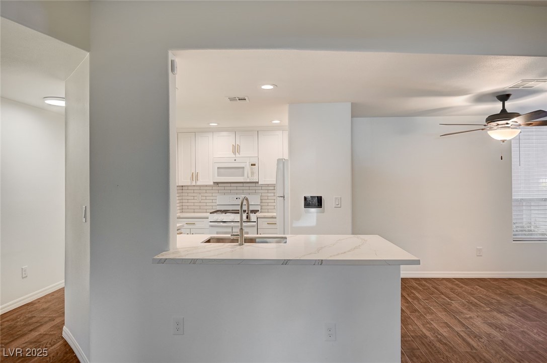 2050 West Warm Springs Road 4512 Property Photo 17