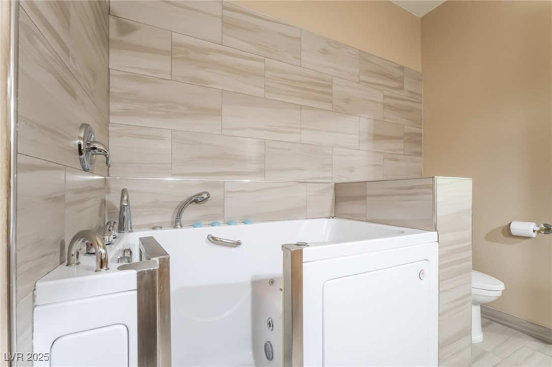 10445 Schirlls Street Property Photo 19