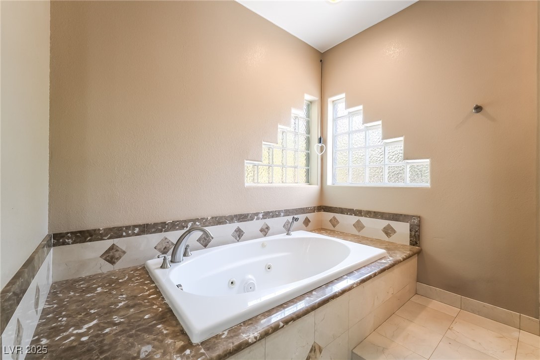 10445 Schirlls Street Property Photo 24