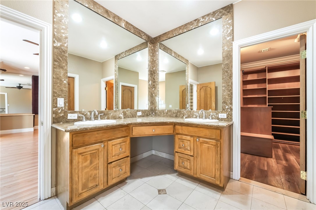 10445 Schirlls Street Property Photo 25
