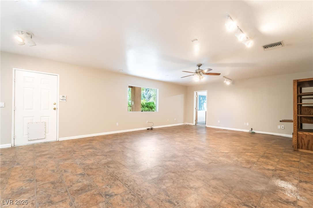 10445 Schirlls Street Property Photo 40