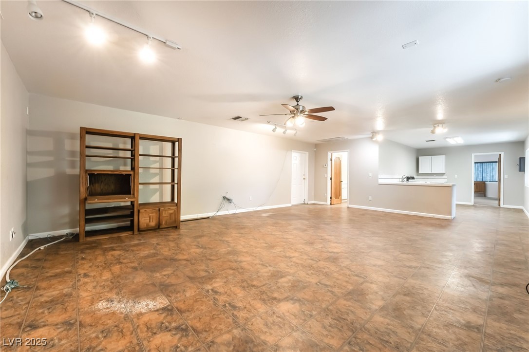 10445 Schirlls Street Property Photo 41