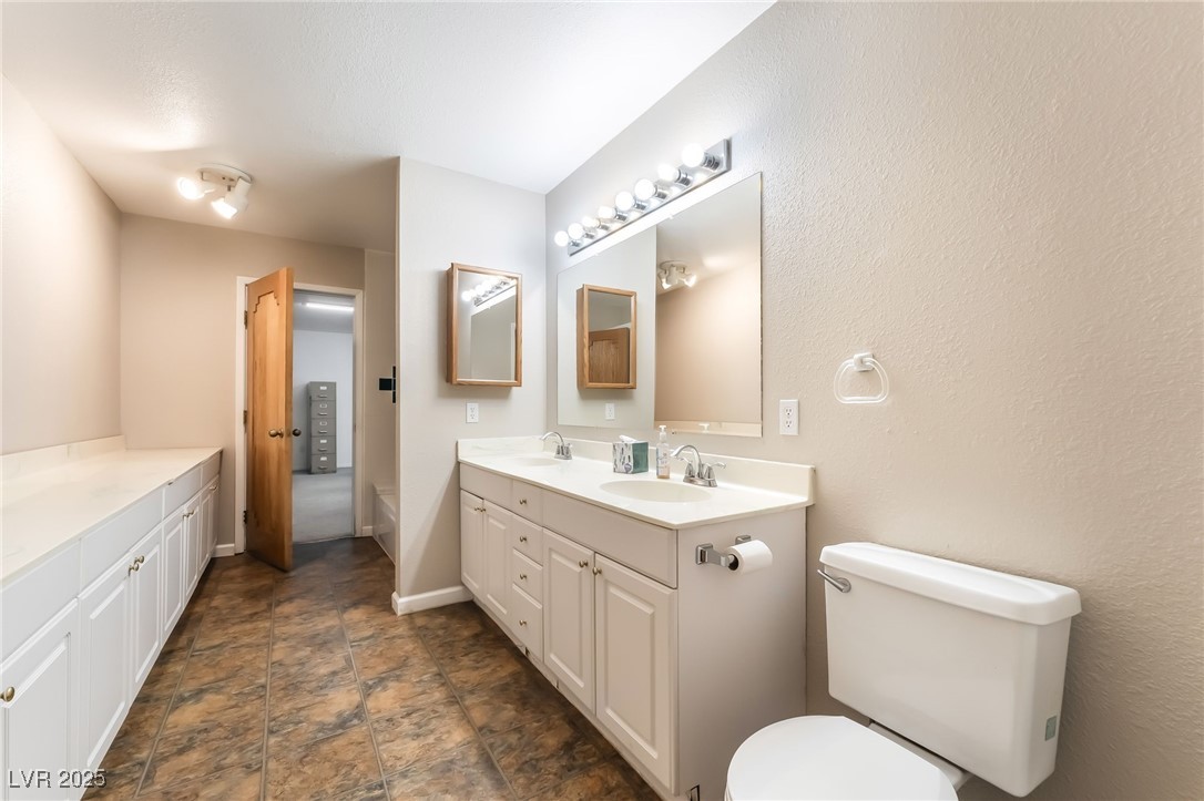 10445 Schirlls Street Property Photo 43