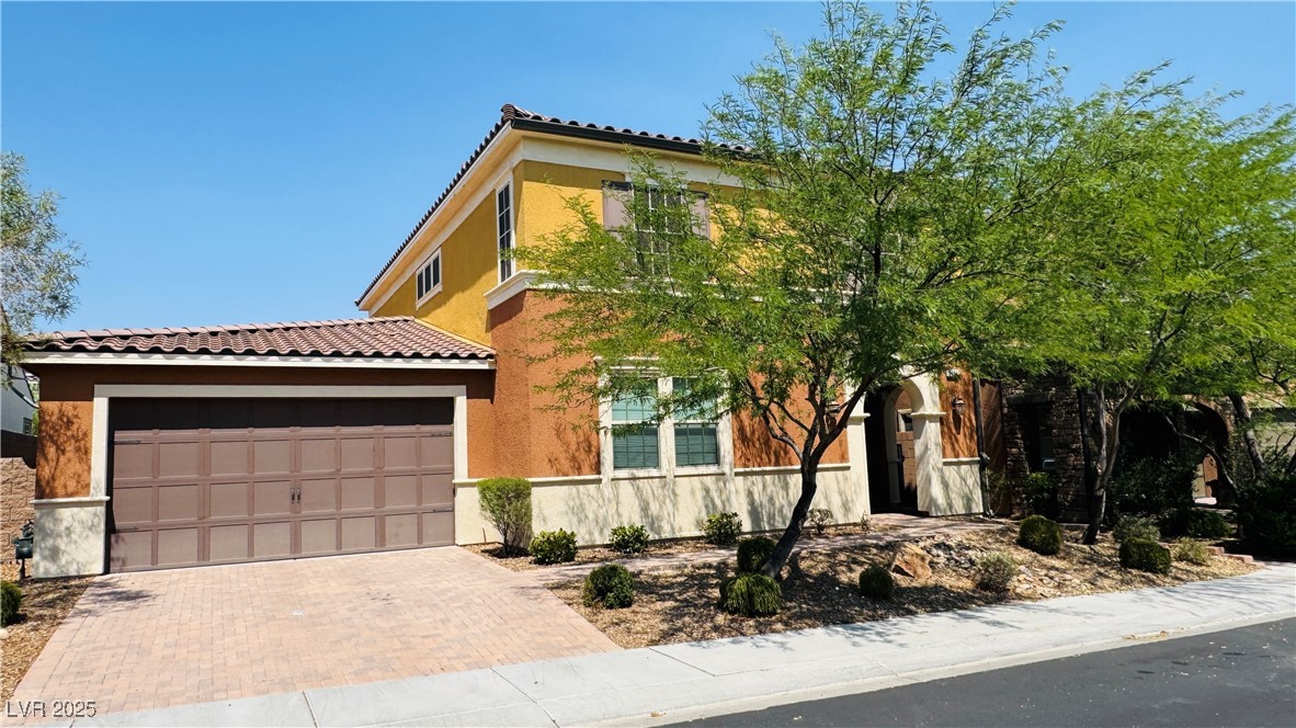 2569 Prairie Pine Street
