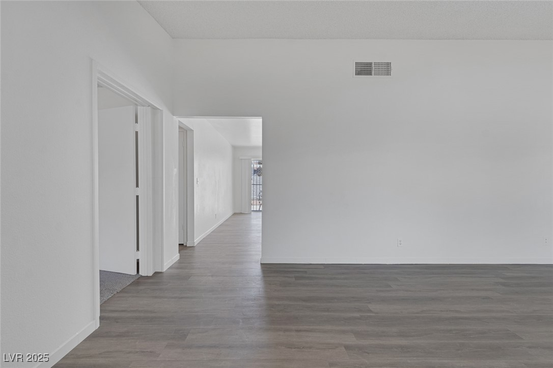 6808 Waterhen Circle Property Photo 4