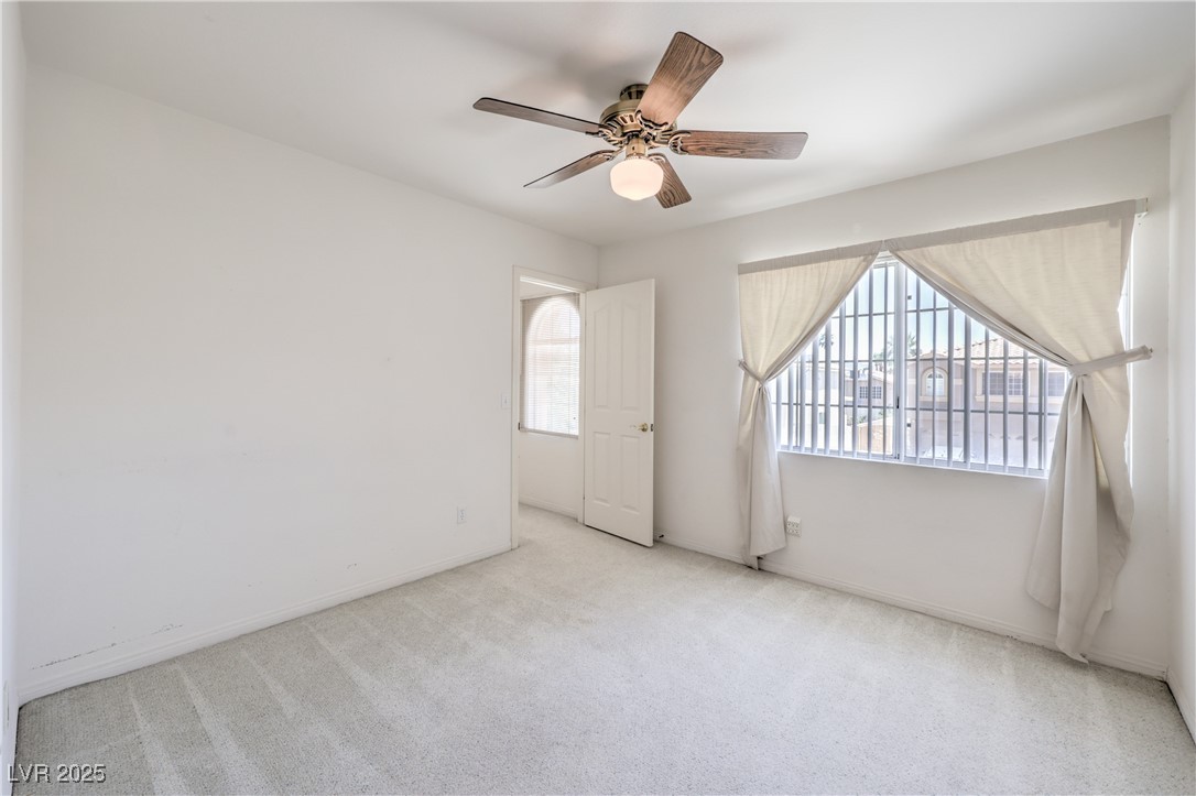 2728 Aspen Wood Avenue Property Photo 32