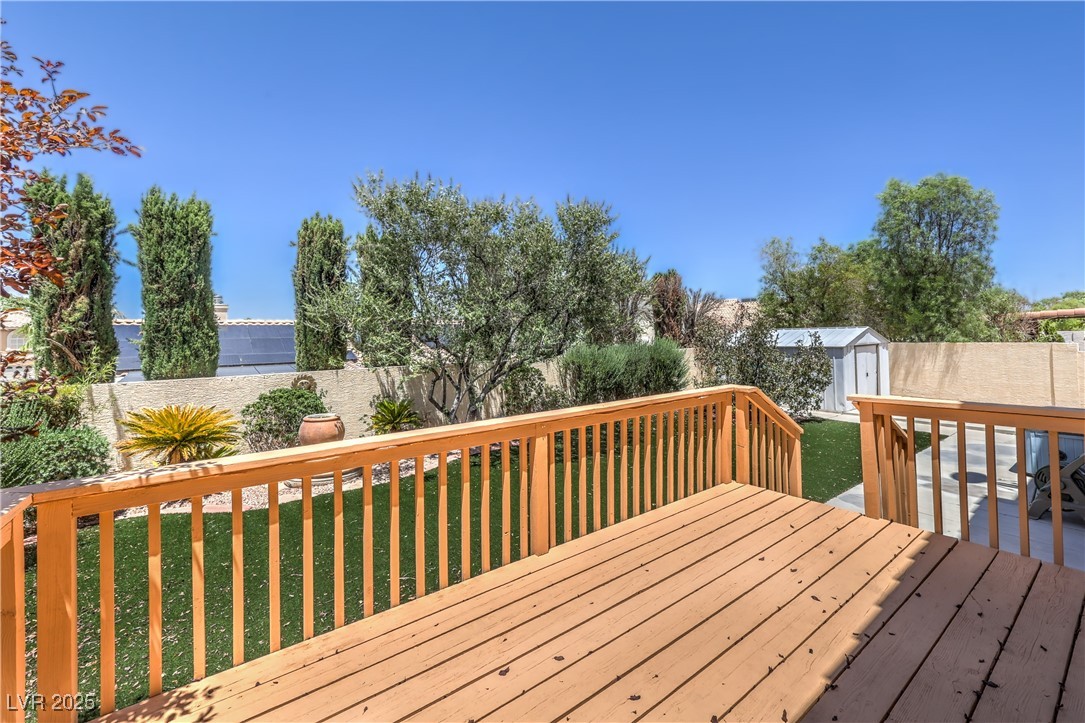 2728 Aspen Wood Avenue Property Photo 35