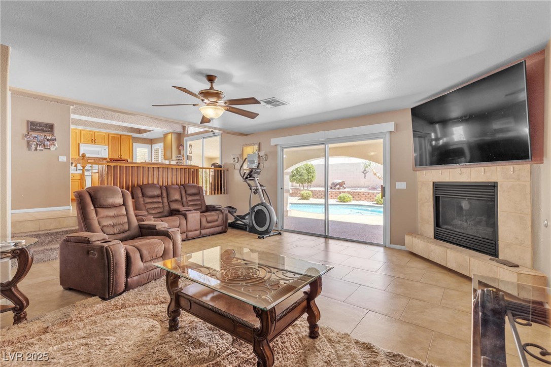 1877 Glory Lily Court Property Photo 18