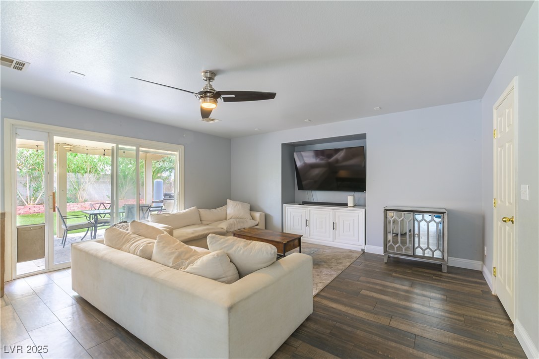 8484 Montana Stream Avenue Property Photo 2