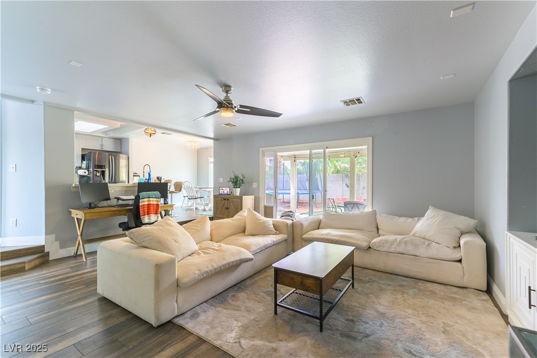 8484 Montana Stream Avenue Property Photo 3
