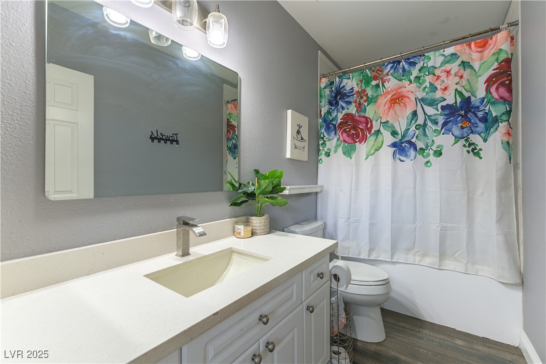 8484 Montana Stream Avenue Property Photo 13