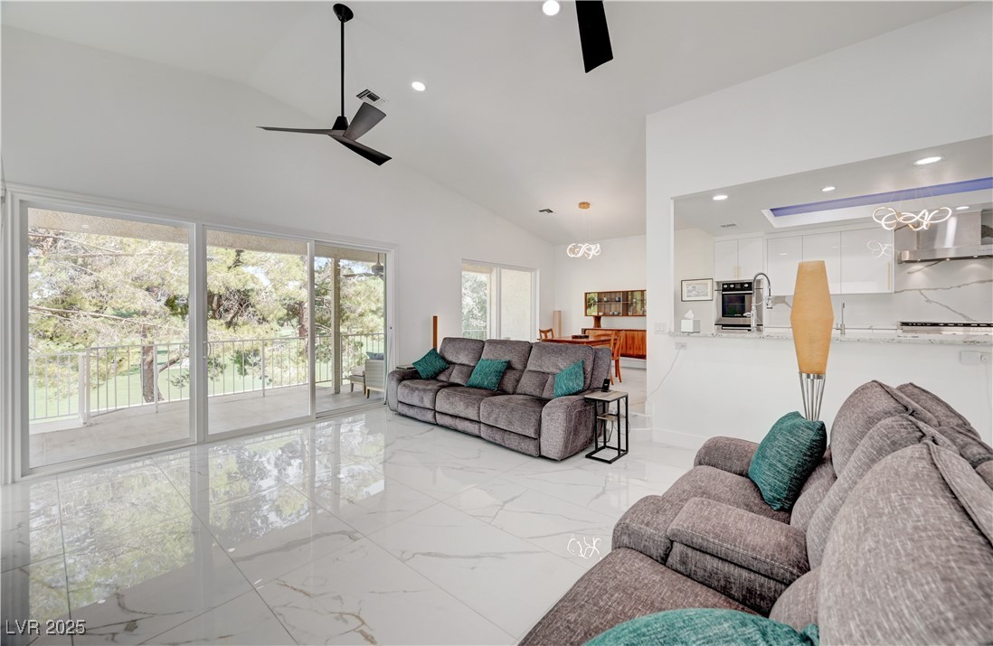 2851 Queens Courtyard Drive Property Photo 10