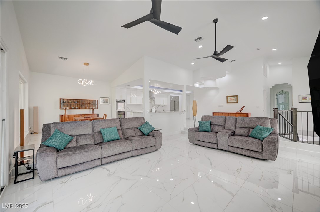 2851 Queens Courtyard Drive Property Photo 11