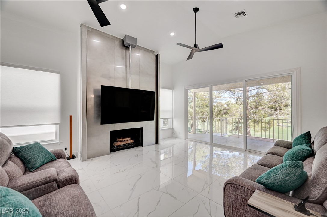 2851 Queens Courtyard Drive Property Photo 12
