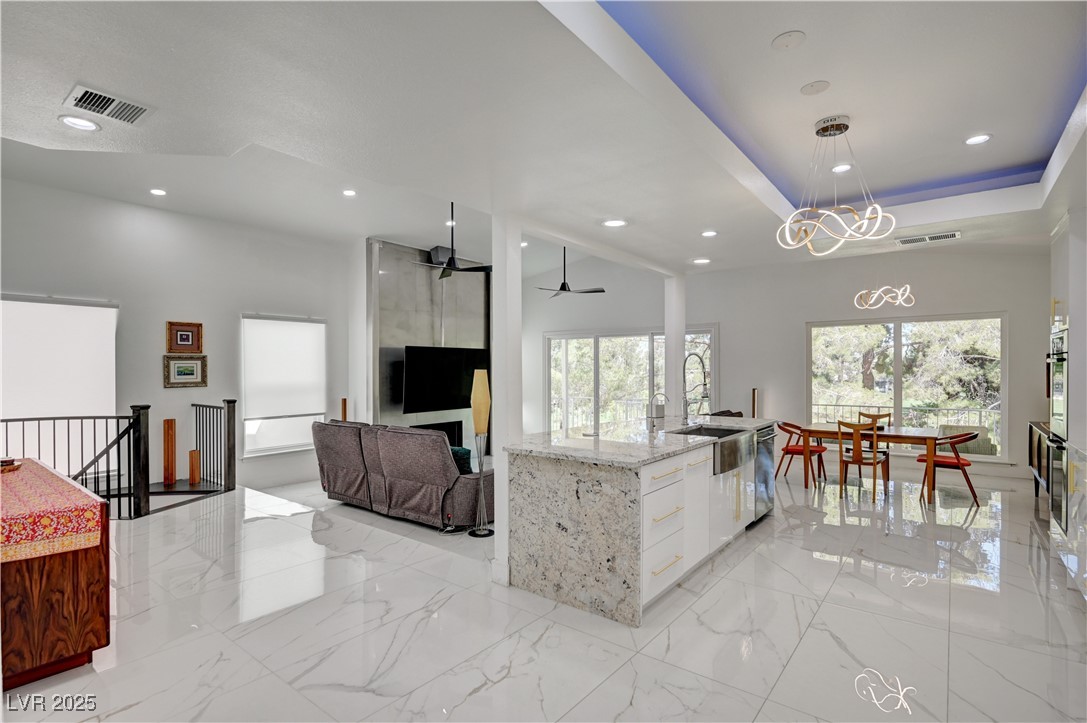 2851 Queens Courtyard Drive Property Photo 18