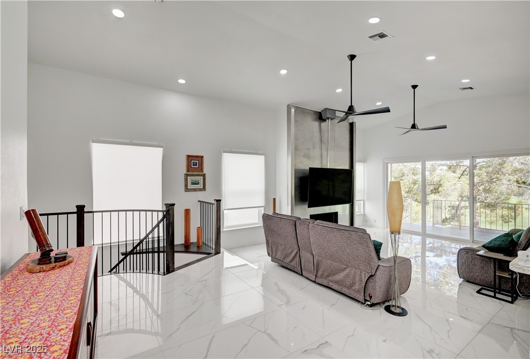2851 Queens Courtyard Drive Property Photo 23