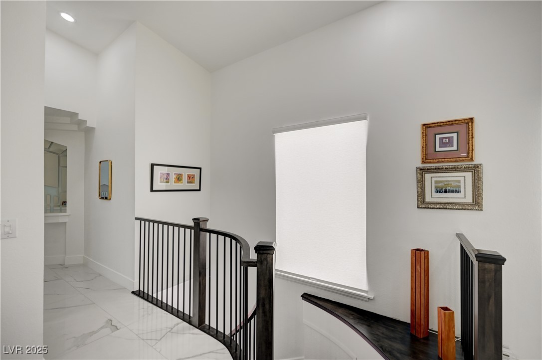 2851 Queens Courtyard Drive Property Photo 24