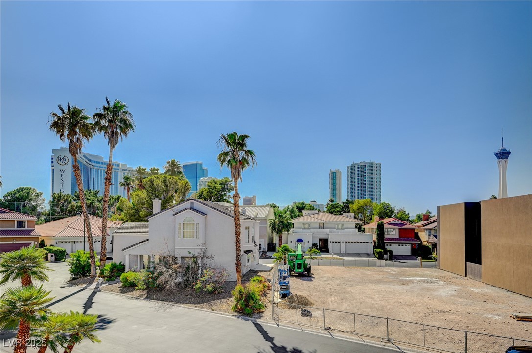 2851 Queens Courtyard Drive Property Photo 32