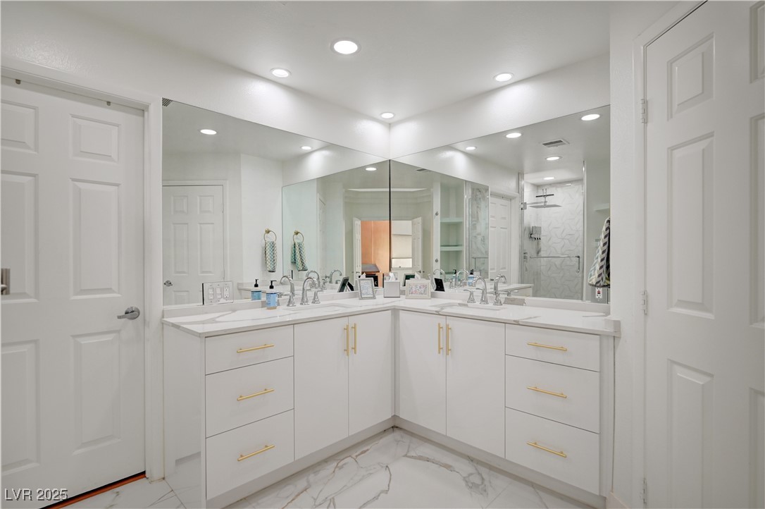 2851 Queens Courtyard Drive Property Photo 37