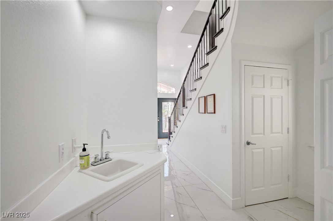 2851 Queens Courtyard Drive Property Photo 40