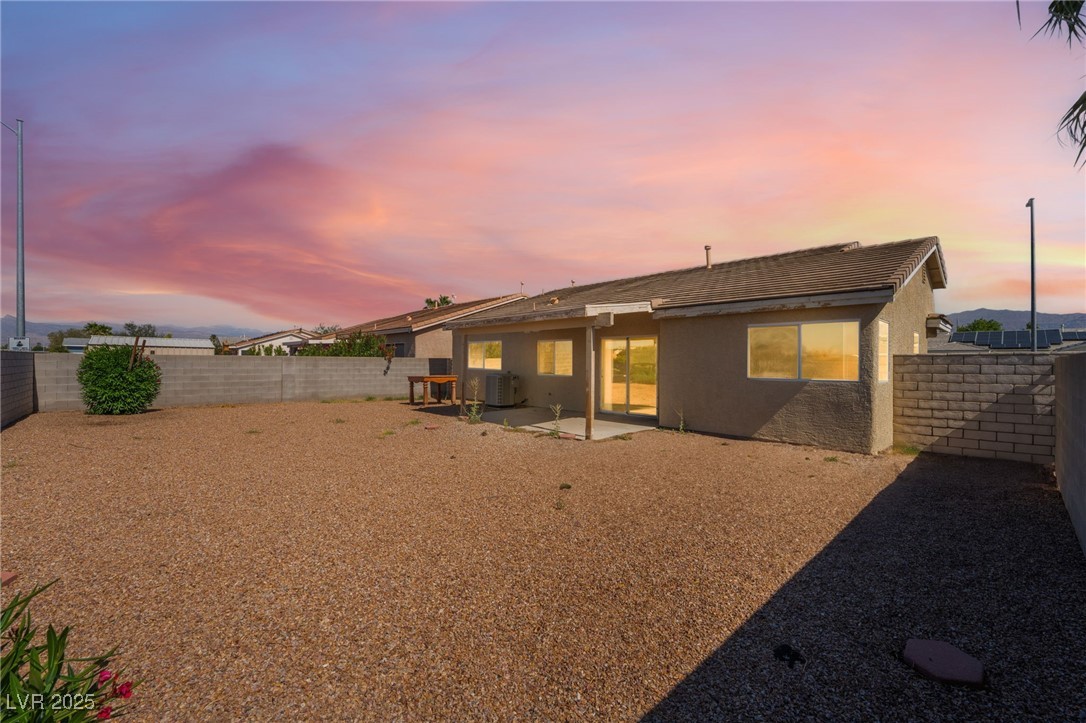 2111 Hollow Oak Avenue Property Photo 2