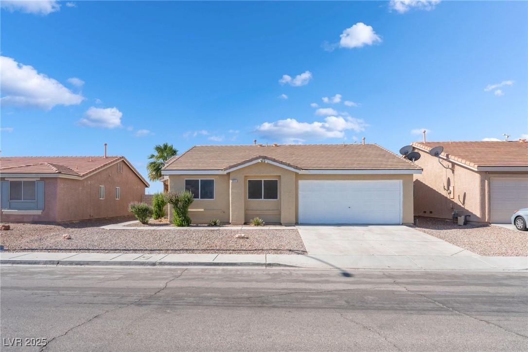 2111 Hollow Oak Avenue Property Photo 3