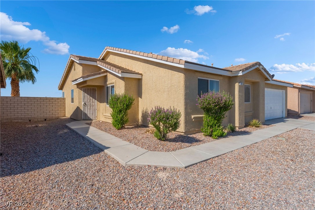 2111 Hollow Oak Avenue Property Photo 6