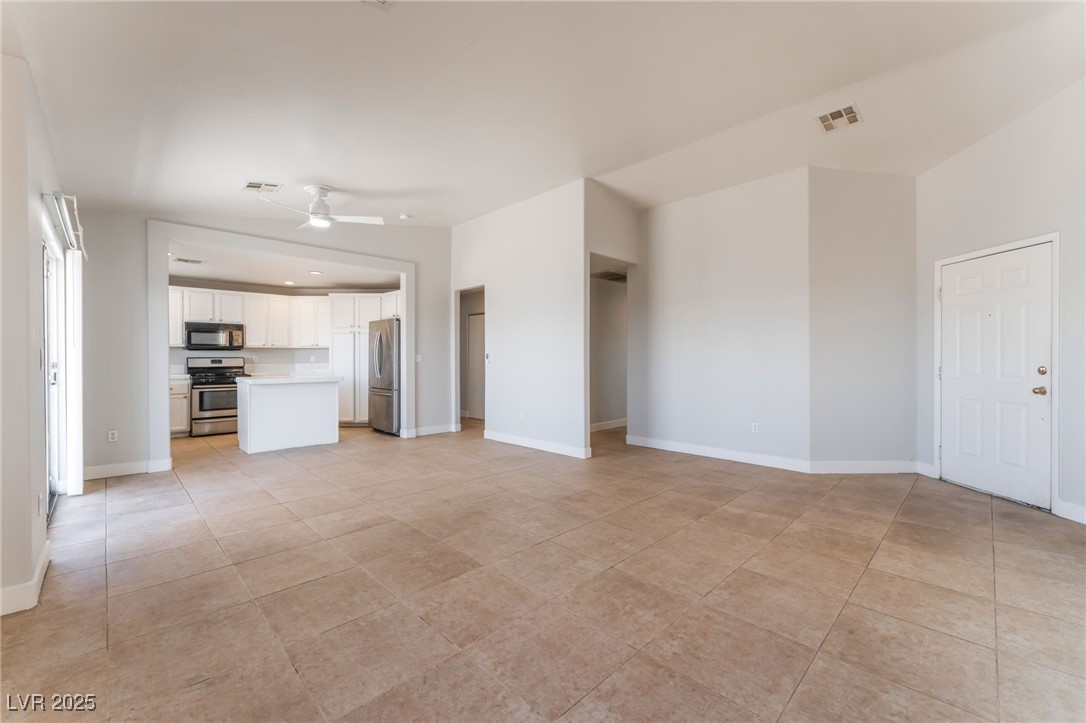 2111 Hollow Oak Avenue Property Photo 8