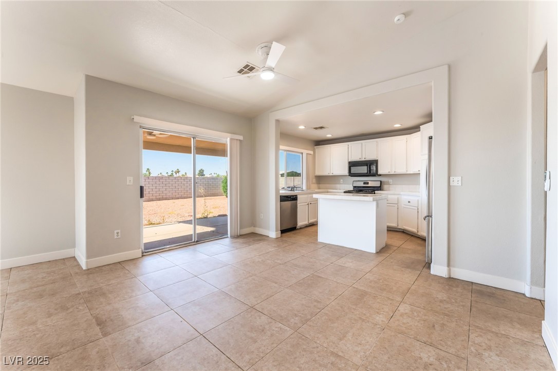 2111 Hollow Oak Avenue Property Photo 10
