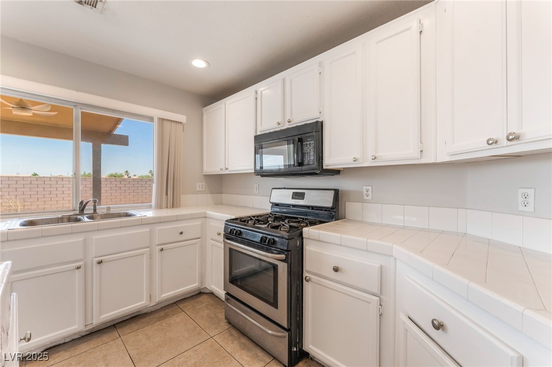 2111 Hollow Oak Avenue Property Photo 15