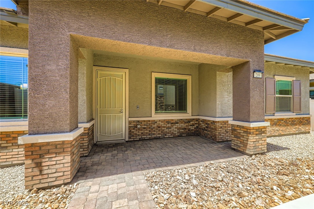 209 Bennett Pointe Avenue Property Photo 2