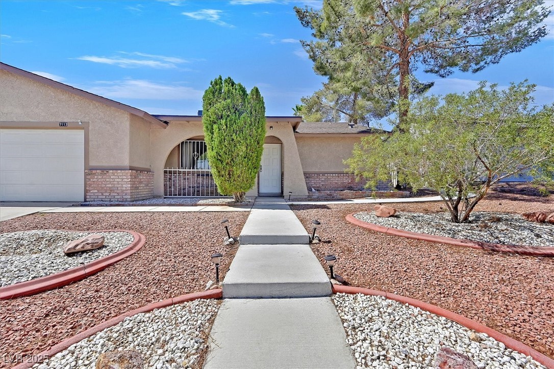 7113 Carrondale Way Property Photo 2