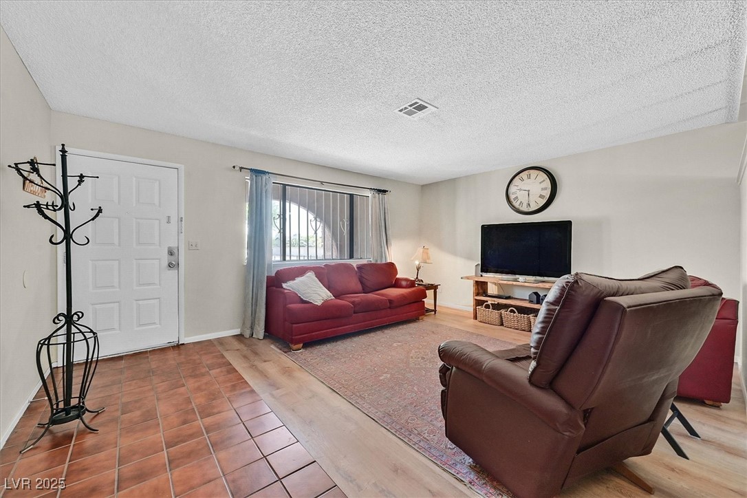 7113 Carrondale Way Property Photo 4