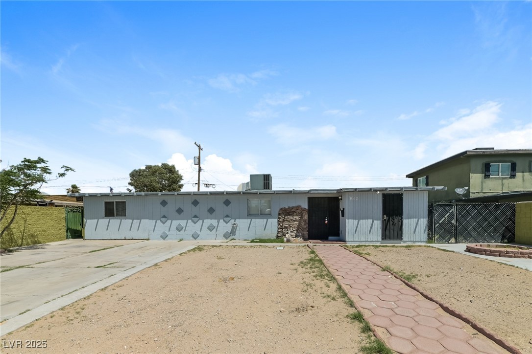 1612 Capistrano Avenue Property Photo 1
