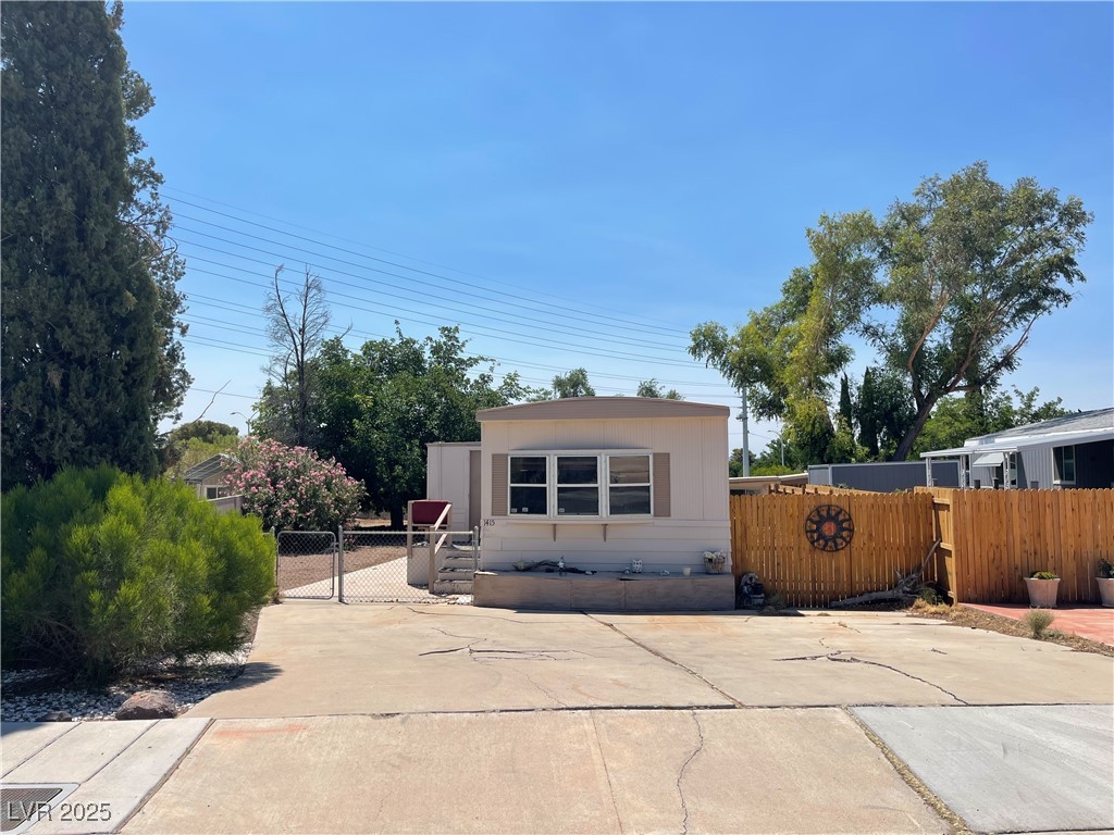 1415 Monterey Drive Property Photo 2