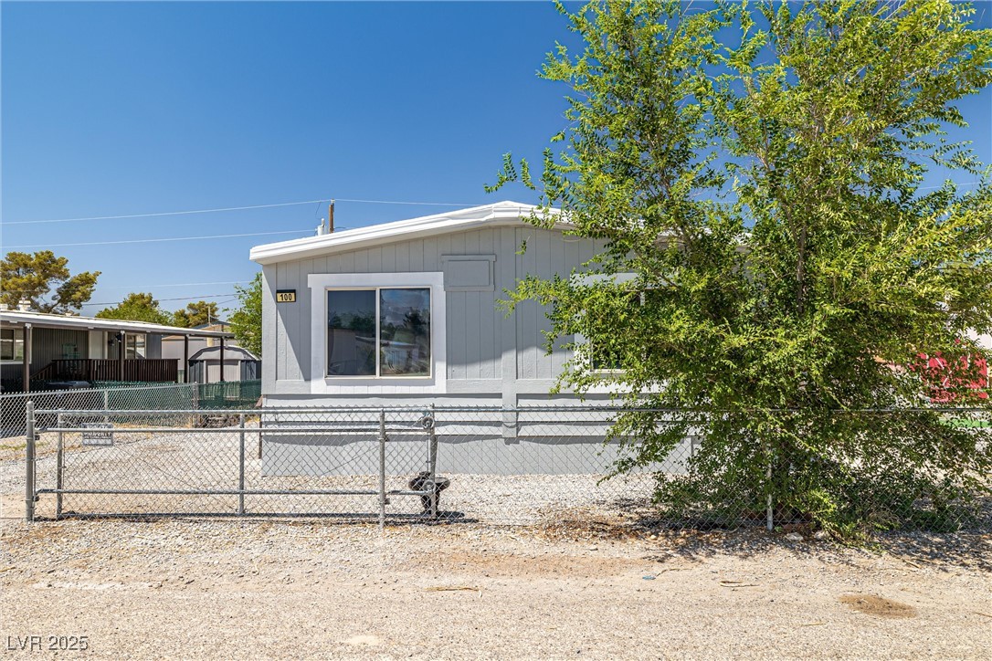 100 West Vegas Valley Drive Property Photo 2