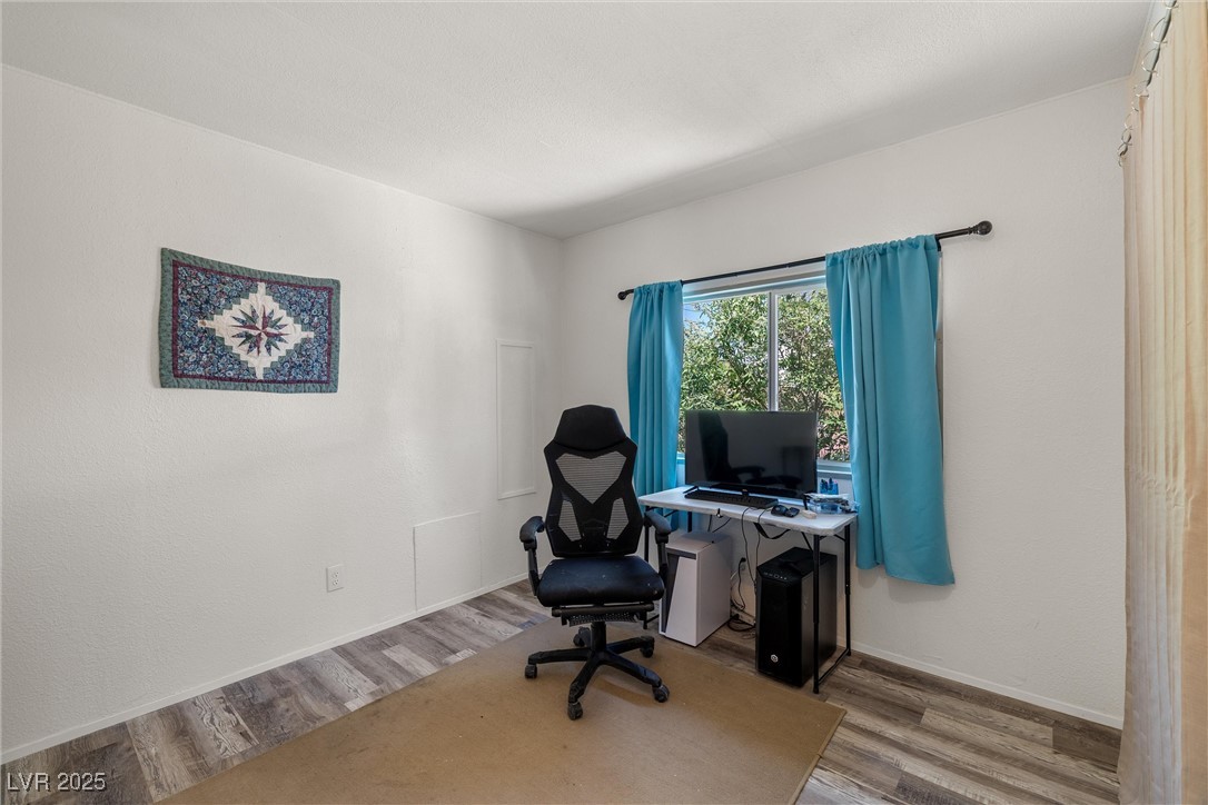 100 West Vegas Valley Drive Property Photo 20