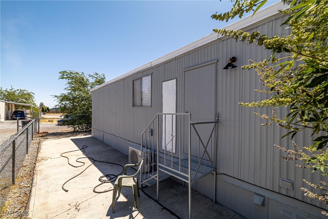 100 West Vegas Valley Drive Property Photo 23