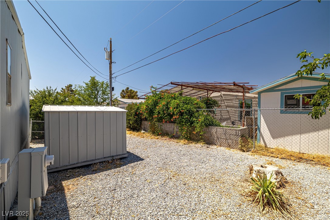 100 West Vegas Valley Drive Property Photo 25