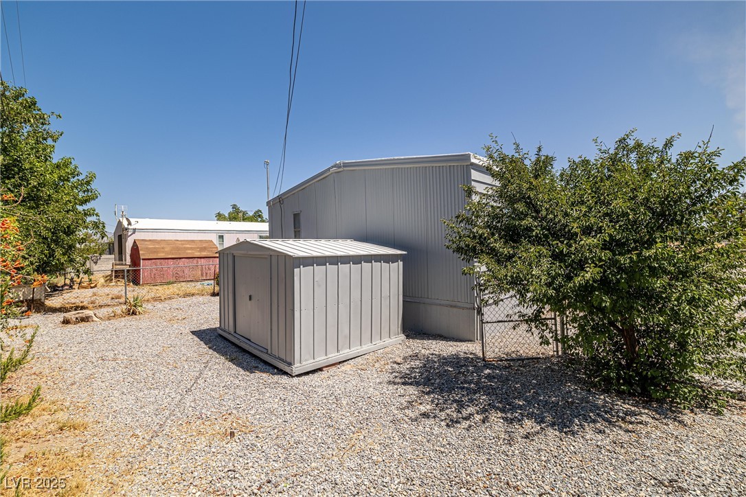 100 West Vegas Valley Drive Property Photo 27