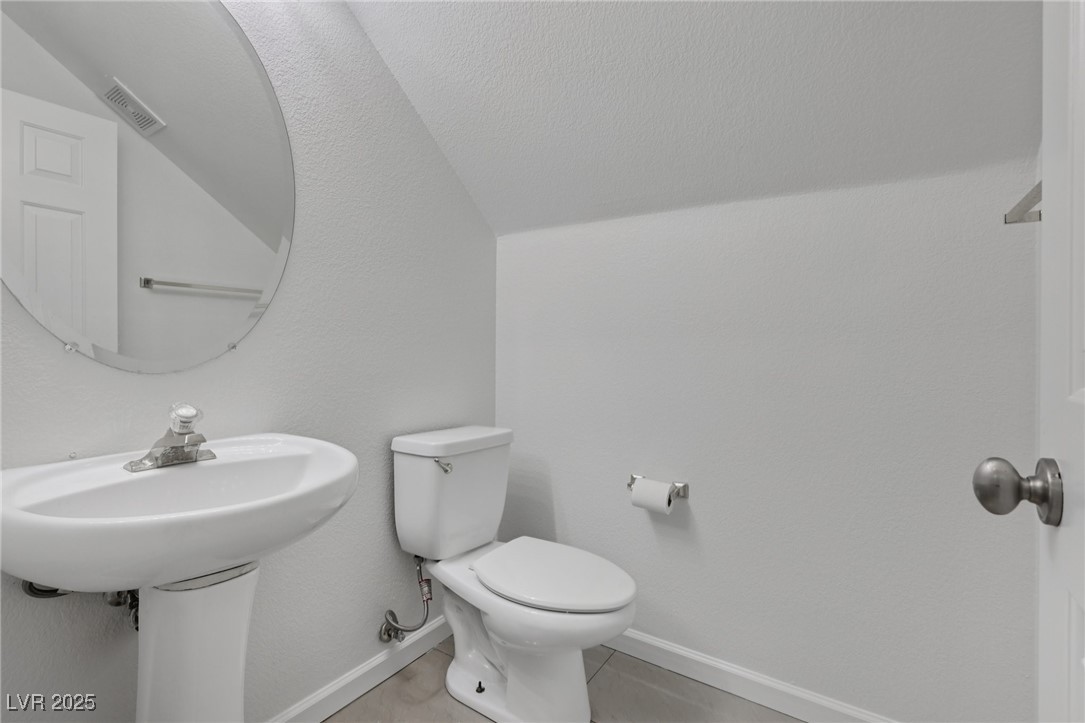 575 Aspen Leaf Street Property Photo 18