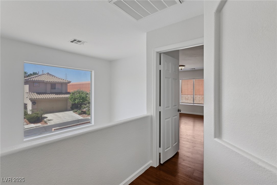 575 Aspen Leaf Street Property Photo 28