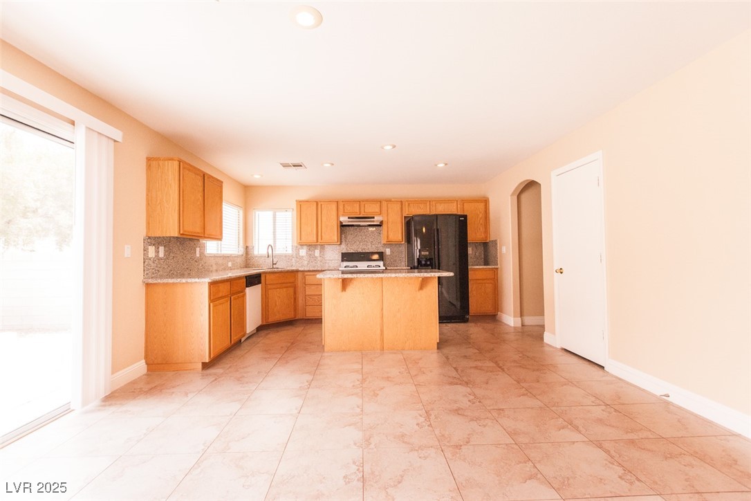 366 July Jewel Avenue Property Photo 9