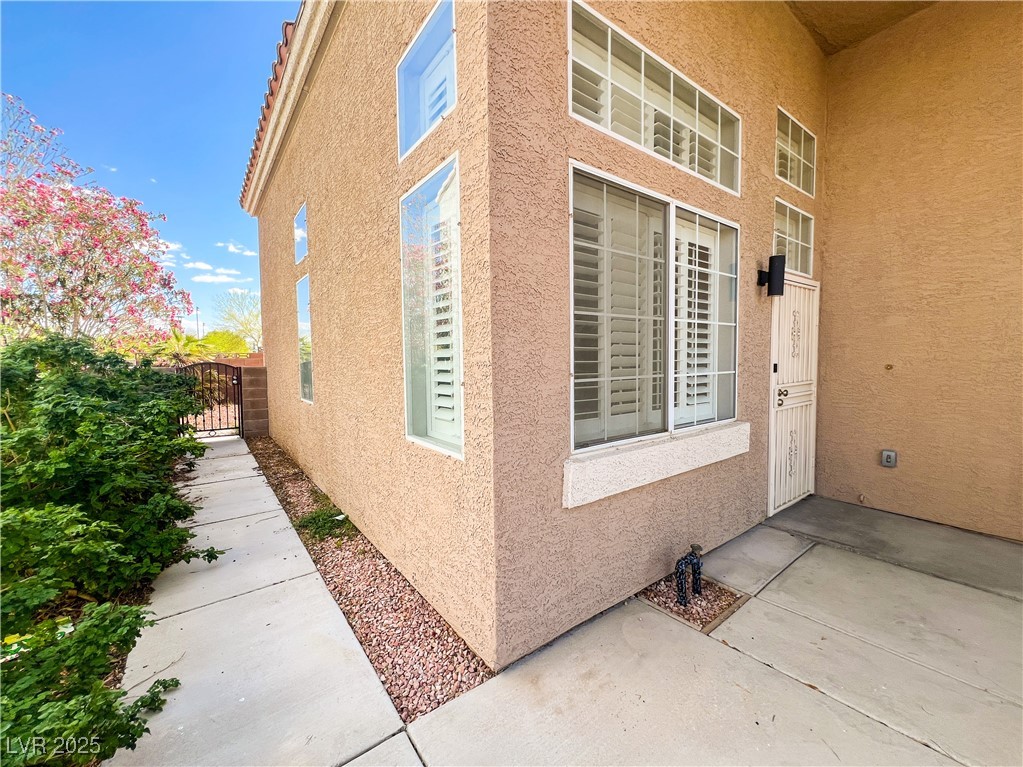 8125 Rio De Janeiro Drive Property Photo 7