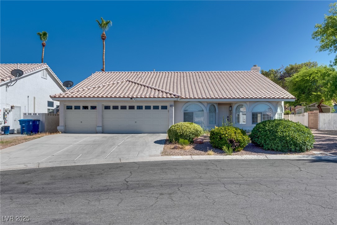 825 Royal Moon Avenue Property Photo 1