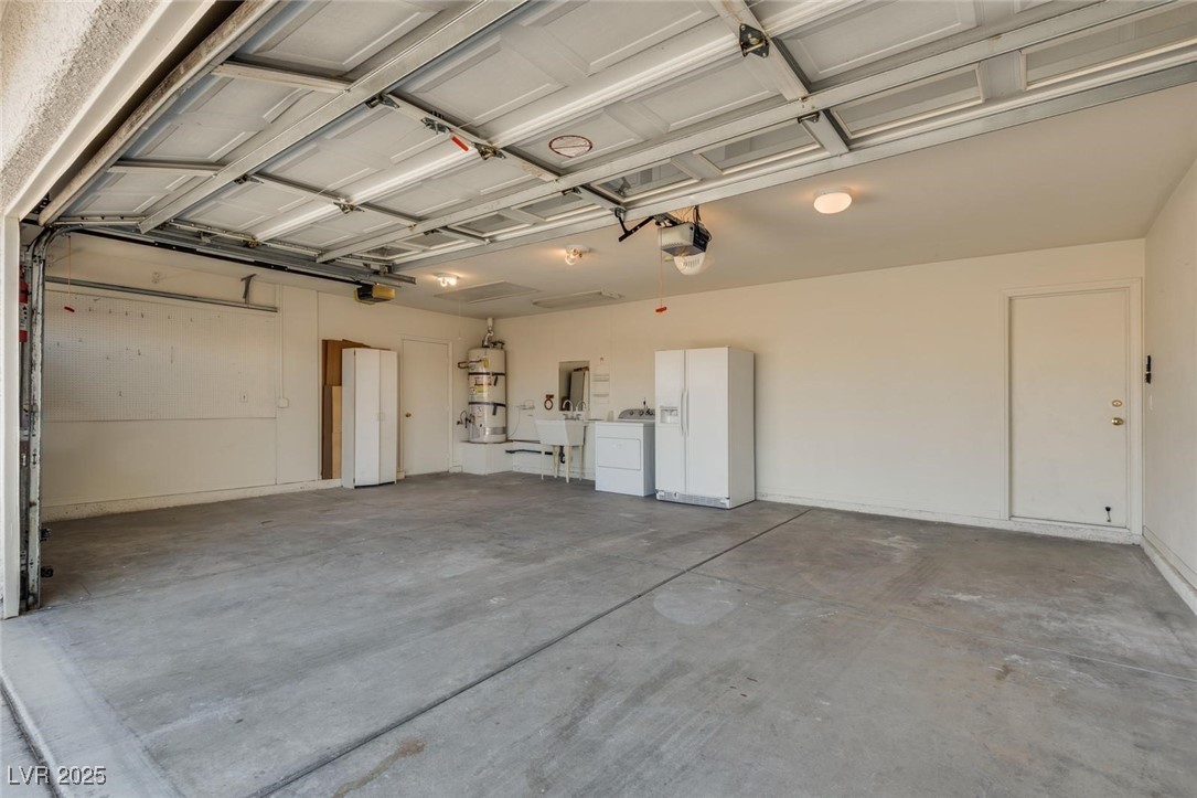825 Royal Moon Avenue Property Photo 33