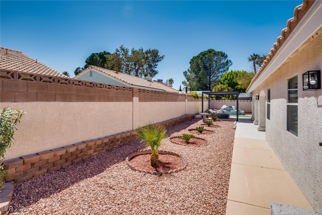 825 Royal Moon Avenue Property Photo 37