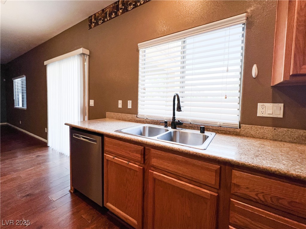3412 Catherine Mermet Avenue Property Photo 29