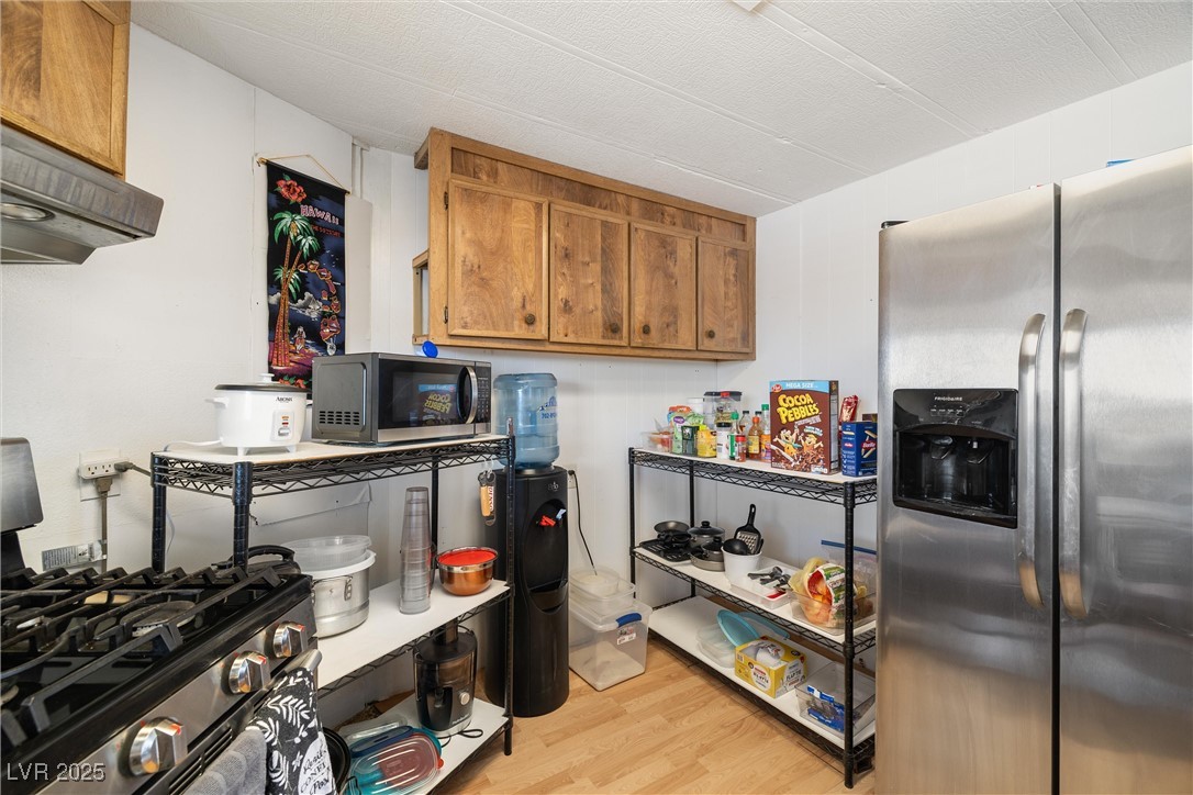 3581 West Dyer Road Property Photo 12